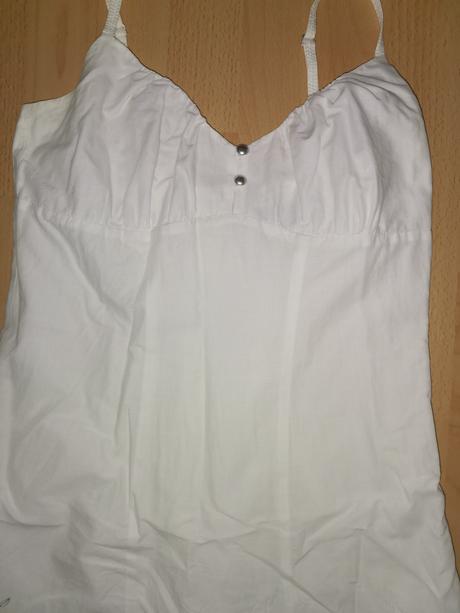 Biele lahke bavlnene zdobene saty, s