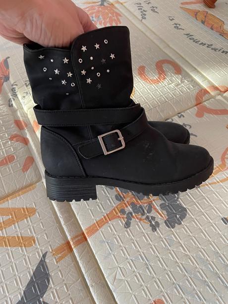 Čižmičky, lupilu,32