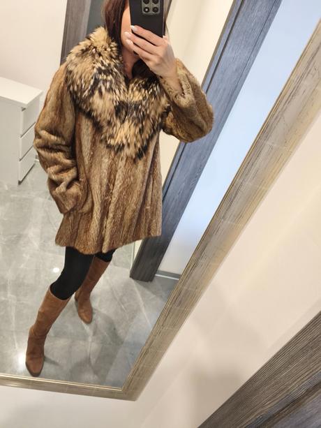 Luxusny pravy kozuch z lisky a myvala, m