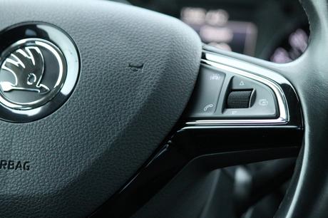 Škoda octavia combi 2.0 tdi style - bratislava, škoda