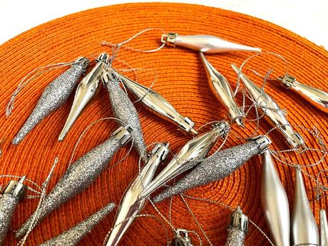 Staré trblietavé cencúle 24 ks, 