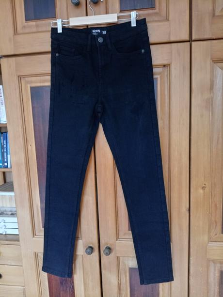 Čierne nohavice, sinsay,28