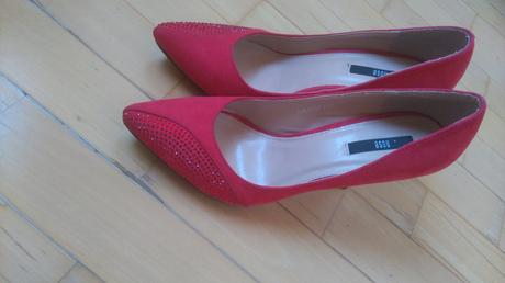 Červené lodičky, 37