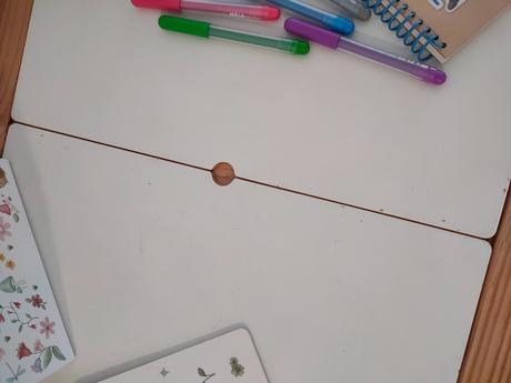 Flisat detský stolík 83x58 cm so stolickami, 