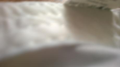 Šiltovka s trblietkami, 128