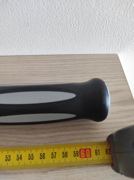 Silová ohybná tyč na posilňovanie svalov,