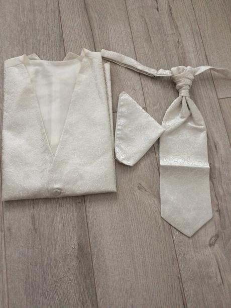 Svadobná vestička s kravatou, m
