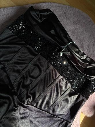 Čierne zamatové šaty s trblietkami, xl