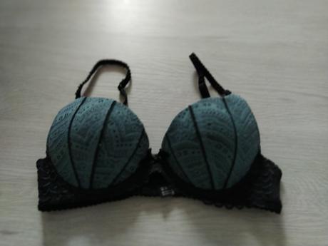Dámska podprsenka., 75b