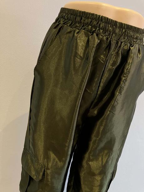 Dámske lesklé nohavice khaki, m