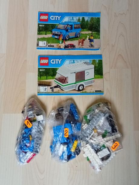 Lego 60117 dodávka a karavan, 