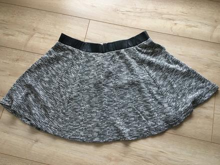 Čiernobiela mini sukňa, gate,l