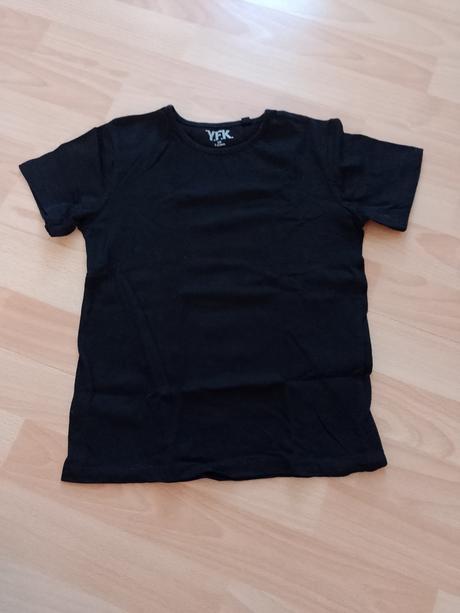 Čierne tričko, 128