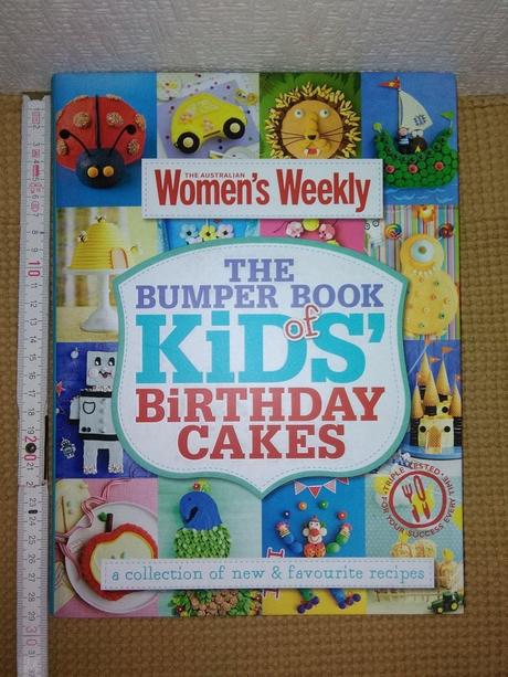 The bumper book of kids' birthday cakes, 