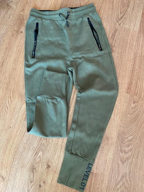 Hrubšie nohavice, reserved,146