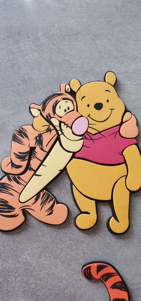 Penovy macko pu na stenu,