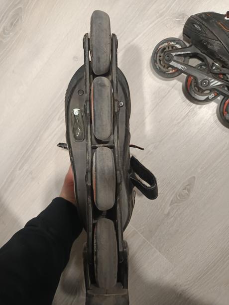 Kolieskové korčule, 35