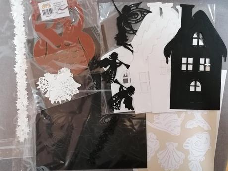 Papierové výrezy mix,