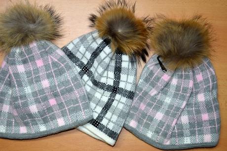 Čiapočka s brmbolcom,