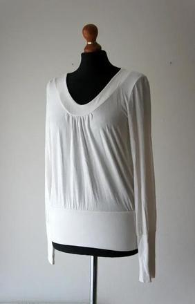 Predám elegantnú a pohodlnú dámsku blúzku v čistej, m