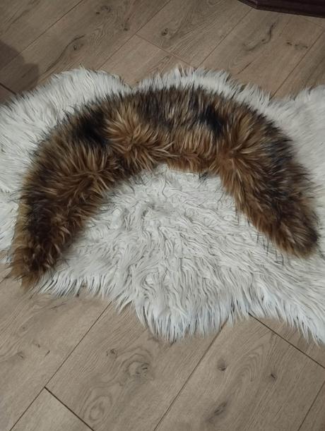 Kozušina na kapucňu, bundu, 