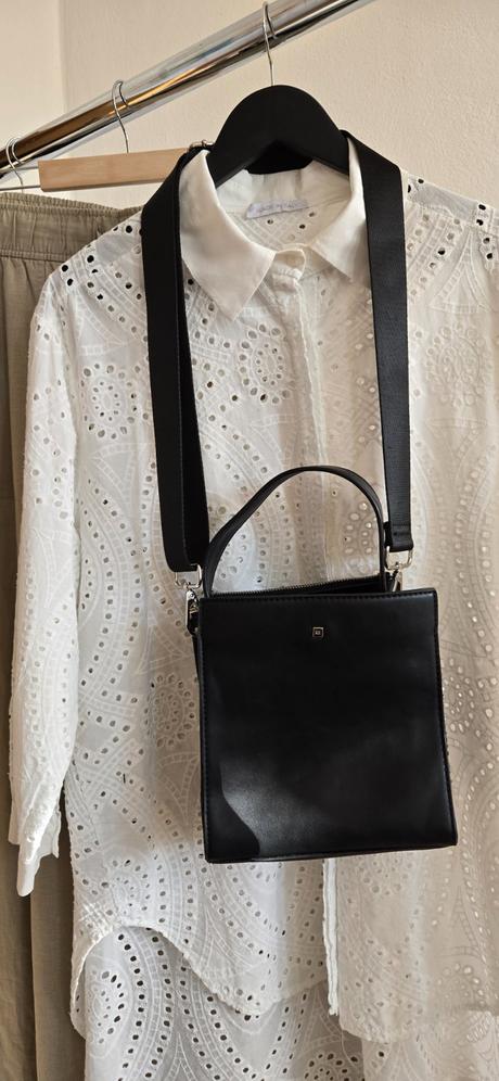 Kabelka reserved, reserved