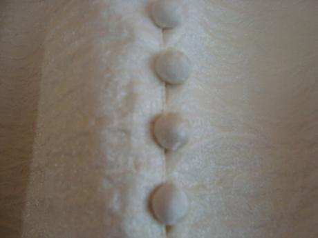 Satenovy kostým, 48