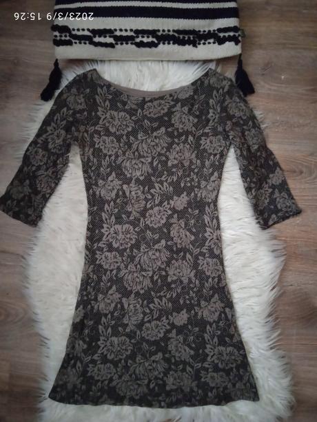 Svetríkové šaty, m