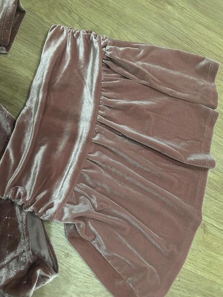 Zamatová suprava, zara,152