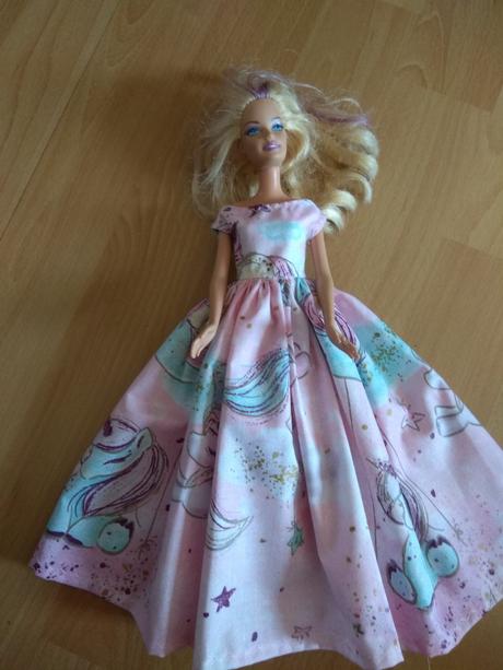 Šaty pre barbie, 