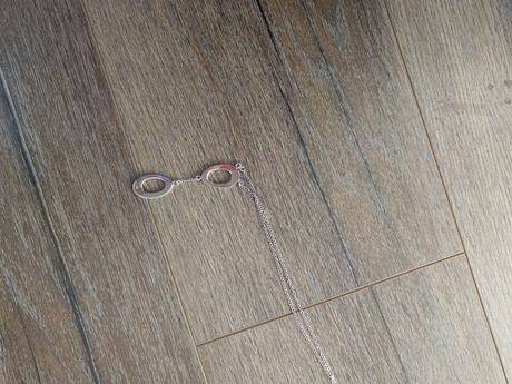 Strieborny nahrdelnik,