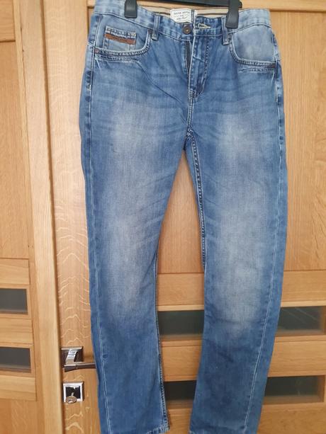 Džínsy volnejší športový strih, 32