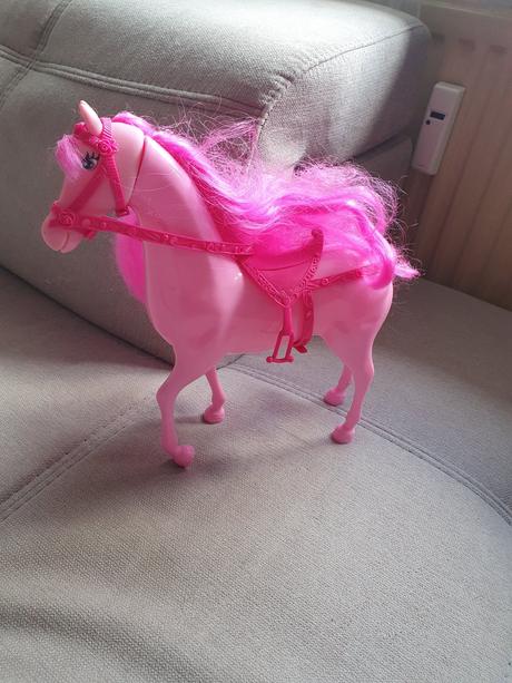 Predám koníka so sedlom + otáča hlavou, 