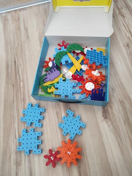 Plastová skladačka, 