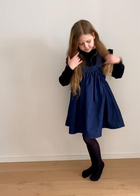 Krasna suknicka, 140 / 146