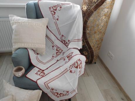Set obrusov ručne vyšitých-vankúš ľanový, 