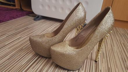 Topánky na podpätku, 39