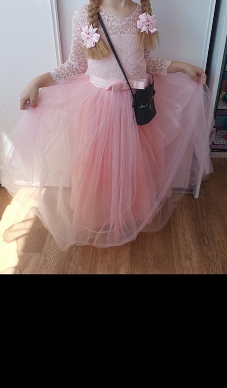 Dievčenské šaty, 128