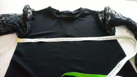 Šaty so sieťovanými rukávmi, 34