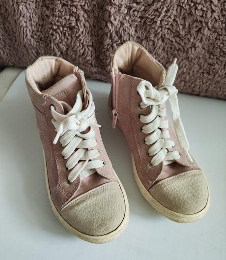 Vyššie tenisky, 31