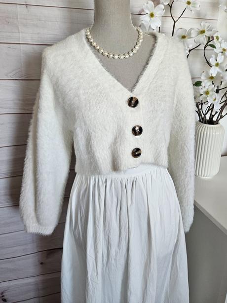 Krásny huňatý svetrík bershka, bershka,s