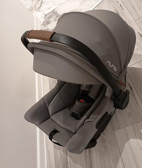 Autosedačka, nuna