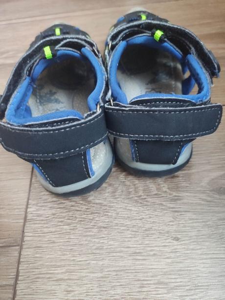 Sandálky, 27