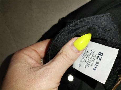 Čierne nohavice, 28