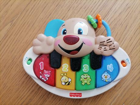 Psíkov klavír psík fisher price,