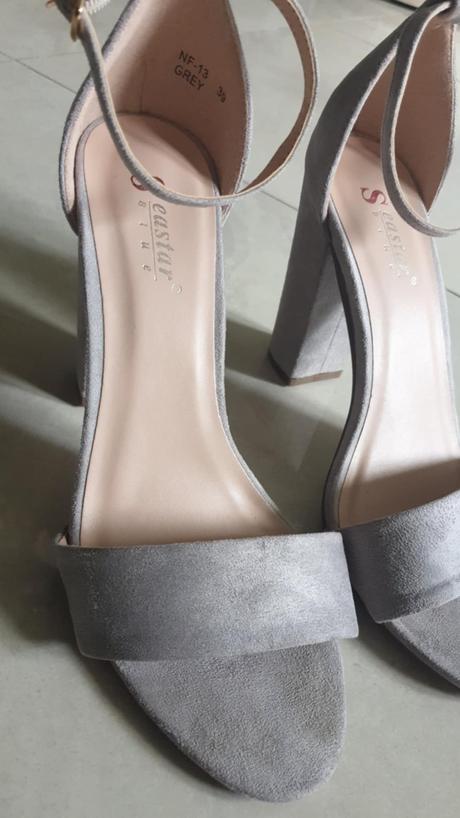 Topánky na opätku, 39