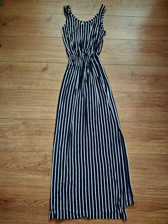 Krásne pohodlné šaty, s