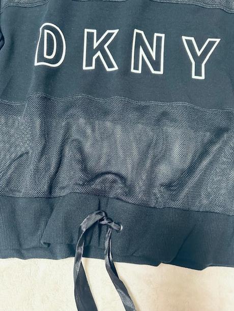 Tmavomodré tričko so sieťkou zn. dkny originál, dkny,m / s