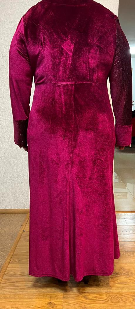 Spoločenské šaty zamatové, 46