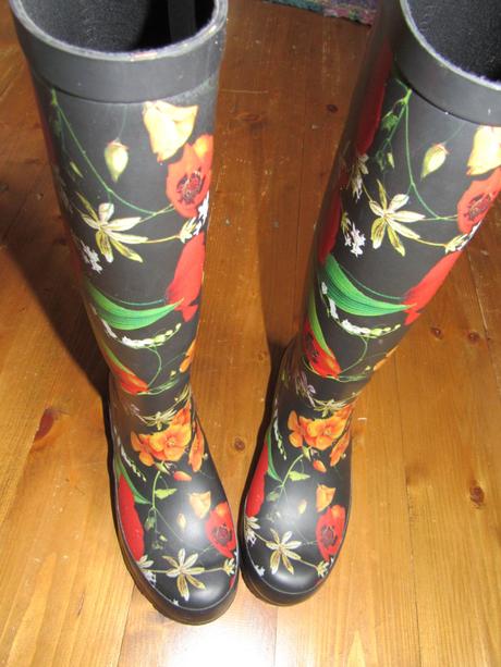 Kvetinkové gumáky, 36